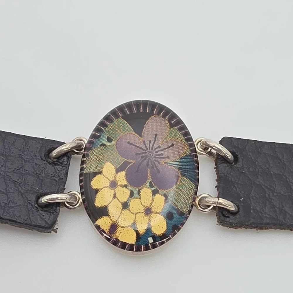 SPIRIT LALA Bracelet Floral‎ Design Purple & Gold Leather Band Resin Toggle 7